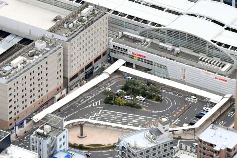 鹿児島中央駅西口駅前広場＝２０２３年１月１２日、本社チャーター機から撮影