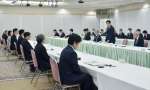 意見交換会の冒頭、あいさつする塩田康一鹿児島県知事＝２７日、鹿児島サンロイヤルホテル