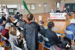 参加者が建設反対を訴えた集会＝２日、いちき串木野市の串木野体育センター