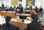 交流会でアイデアを発表する生徒＝出水市の出水高校