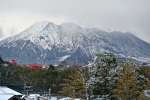広く雪に覆われた桜島＝５日午前８時、鹿児島市大明丘２丁目