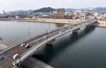 大小路側（奥）と向田側を結ぶ６代目太平橋＝薩摩川内市向田本町