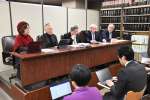 補充書の提出を報告する大崎事件弁護団＝１８日、東京・霞が関