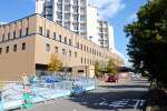 鹿児島市立病院の増築棟の予定地。敷地内の道路部分に建設される＝同市上荒田町