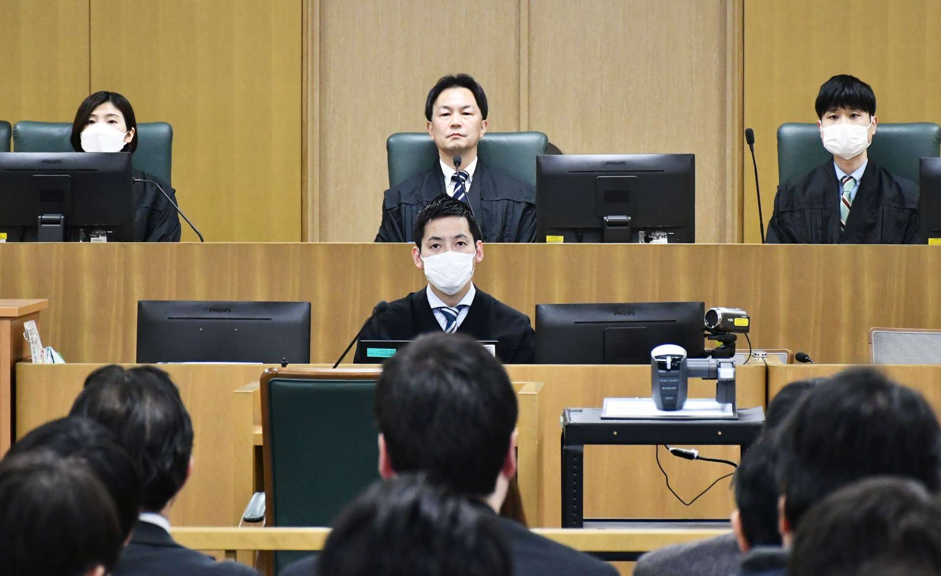川内原発の運転差し止めを求める訴訟の判決が出された法廷＝２１日午後、鹿児島地裁（代表撮影）
