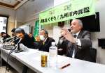判決後に会見する弁護団の森雅美弁護士（右）ら＝２１日午後、鹿児島市山下町