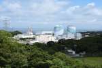１号機（左）が４０年超の運転延長入りしている九州電力川内原発。右は２号機＝２０２４年７月４日、薩摩川内市