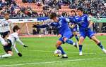 後半、鹿児島Ｕのンドカがシュートを放つ＝白波スタジアム