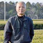 鹿児島県茶生産協会の会長に就任した田原良二さん＝２月２８日、南九州市頴娃