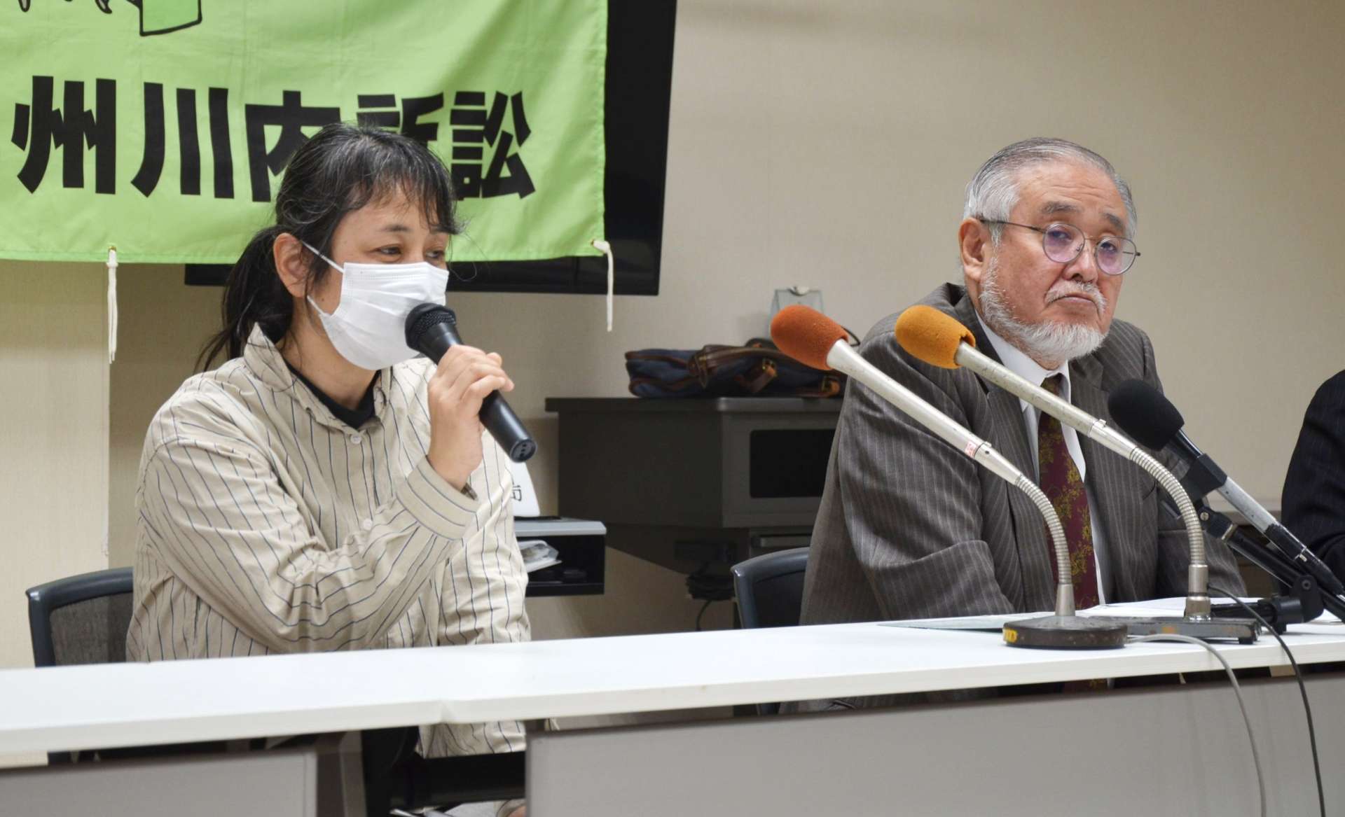 控訴審への決意を語る住民側の森永明子原告団長＝５日、鹿児島市の県弁護士会館