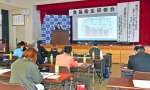 食品衛生について学ぶ参加者＝鹿児島市の県薬剤師会館