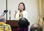 立憲民主党の支援者を前に参院選への決意を語る尾辻朋実氏＝８日、鹿児島市