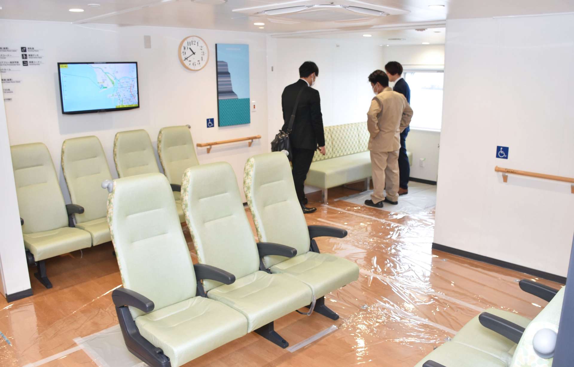 充実した結Ｌｉｎｅこしきのバリアフリー席＝１４日、いちき串木野市の串木野新港