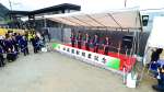 仙巌園駅の開業を祝う関係者＝１５日、鹿児島市吉野町