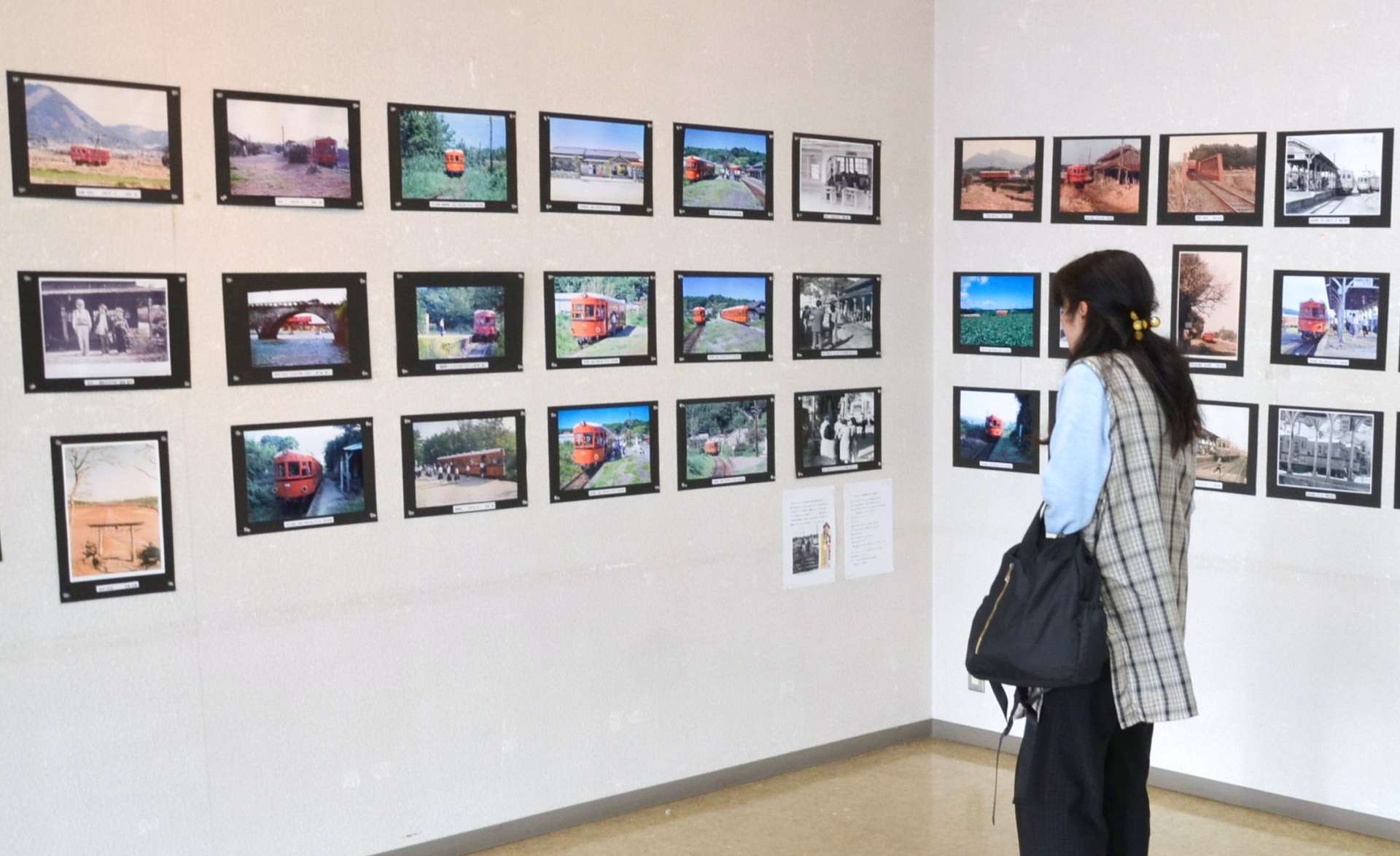 南薩鉄道７０年の軌跡を振り返る企画展＝日置市日吉の日置郵便局