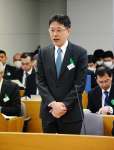 〈関連〉鹿児島県警の新たな不祥事について説明する岩瀬聡本部長＝１７日、県議会