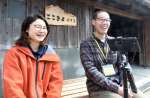 〈関連〉ネットラジオ「ほのぼの坊津」を収録する堀内元気さん（右）と橋口里菜さん＝南さつま市坊津