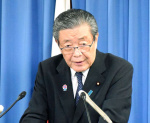 記者会見に臨む森山裕氏＝東京・永田町の自民党本部