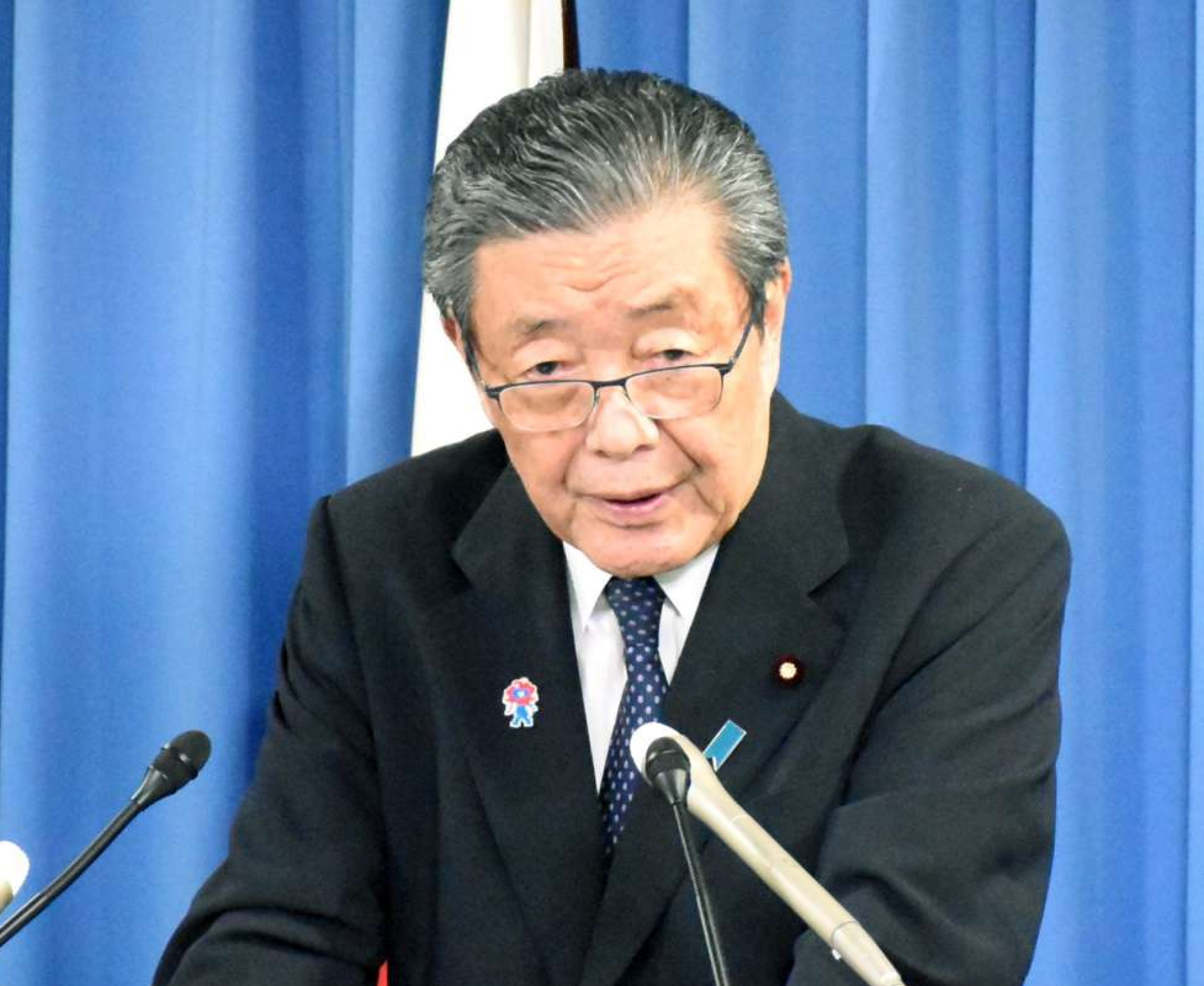 記者会見に臨む森山裕氏＝東京・永田町の自民党本部