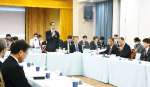 地域公共交通計画の素案が了承された法定協議会＝２６日、出水市