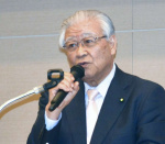 「平和と暮らしを守る政治の実現を」と訴える共産党の市田忠義副委員長＝３０日、鹿児島市