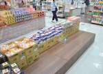売れ筋の５キロが品切れとなった米売り場＝９日、鹿児島市のＡコープ桜ケ丘店