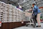 （別カット）販売が始まった備蓄米＝１０日、鹿児島市のＡコープ桜ケ丘店