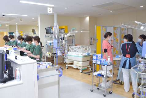 ２４時間体制で保育器の新生児を見守るＮＩＣＵ＝鹿児島市のいまきいれ総合病院