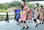 チームちむどんの躍動感あるパフォーマンスが披露された山神祭＝１３日、伊佐市菱刈前目