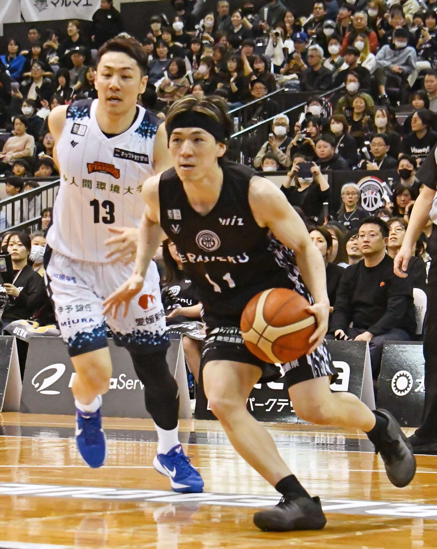 ホーム最終戦でゴール下に攻め込むレブナイズの森田。神戸戦も活躍が期待される＝西原商会アリーナ