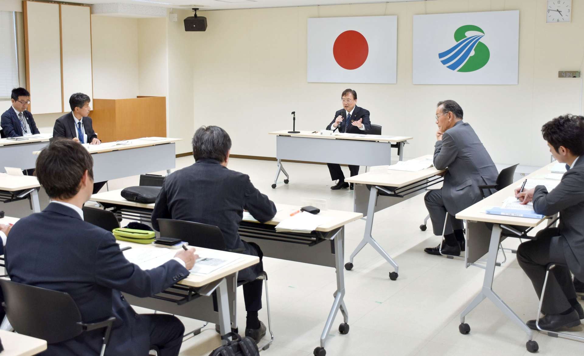 ２０２５年度の事業計画などを承認した薩摩國広域輸出促進協議会＝２２日、薩摩川内市役所