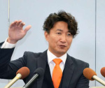 立候補を表明し思いを語る牧野俊一氏＝２３日、鹿児島県庁