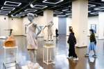 具象の美を追求した作品が並ぶ会場＝２６日、鹿児島市の黎明館