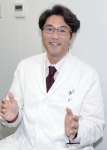 「早期発見と適切な対処が何よりも大切」と話す鹿児島大学病院の福原竜治医師＝鹿児島市