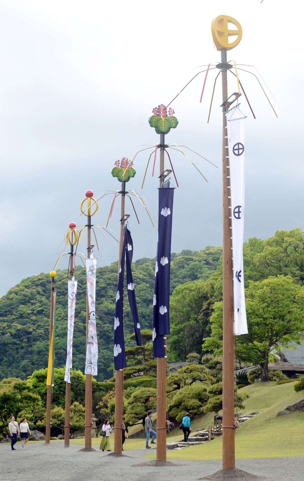 島津家伝統の五月幟＝鹿児島市吉野町の仙巌園
