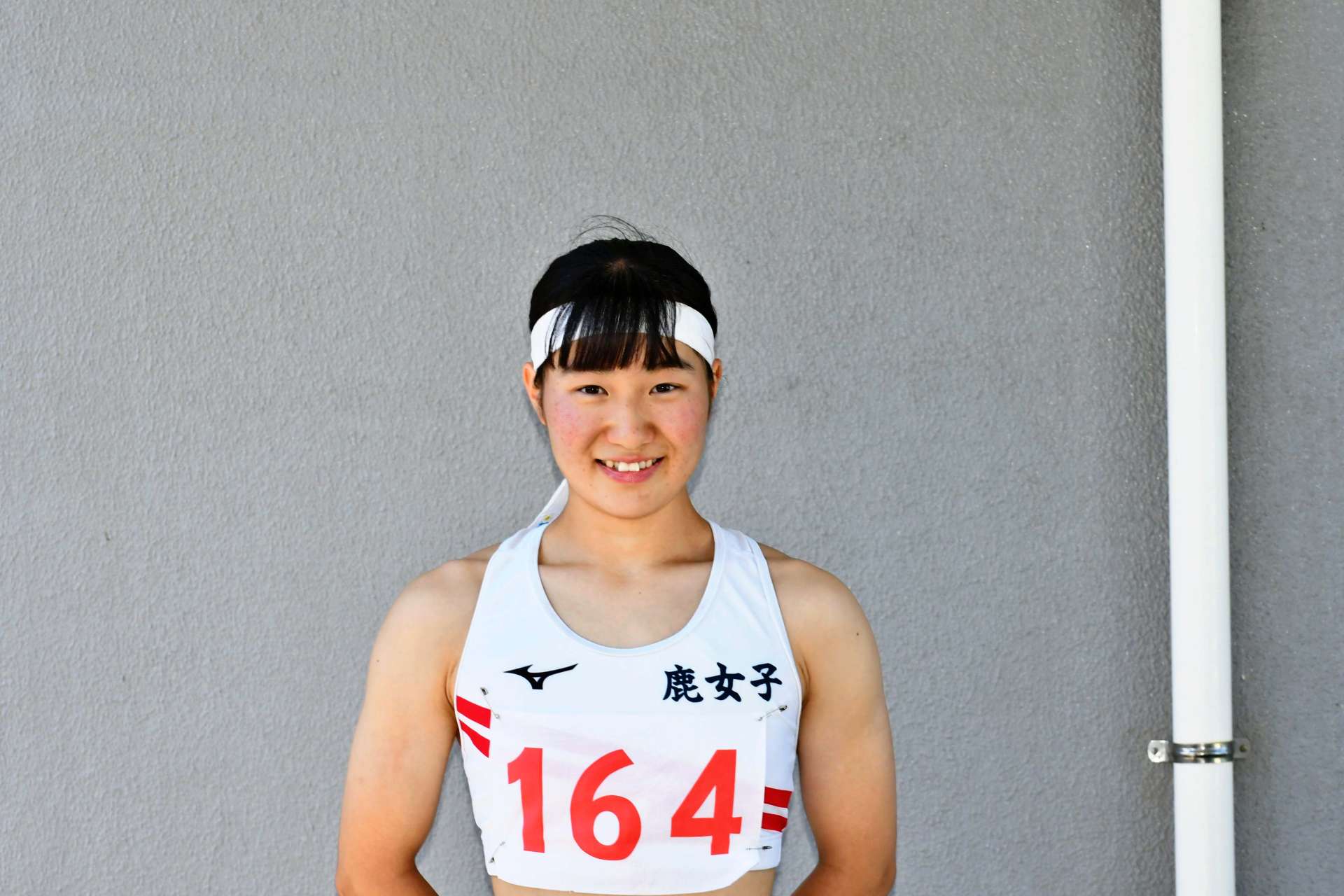女子高校一般４００メートル障害１位の楠田ゆうな（鹿児島女高）＝白波スタジアム