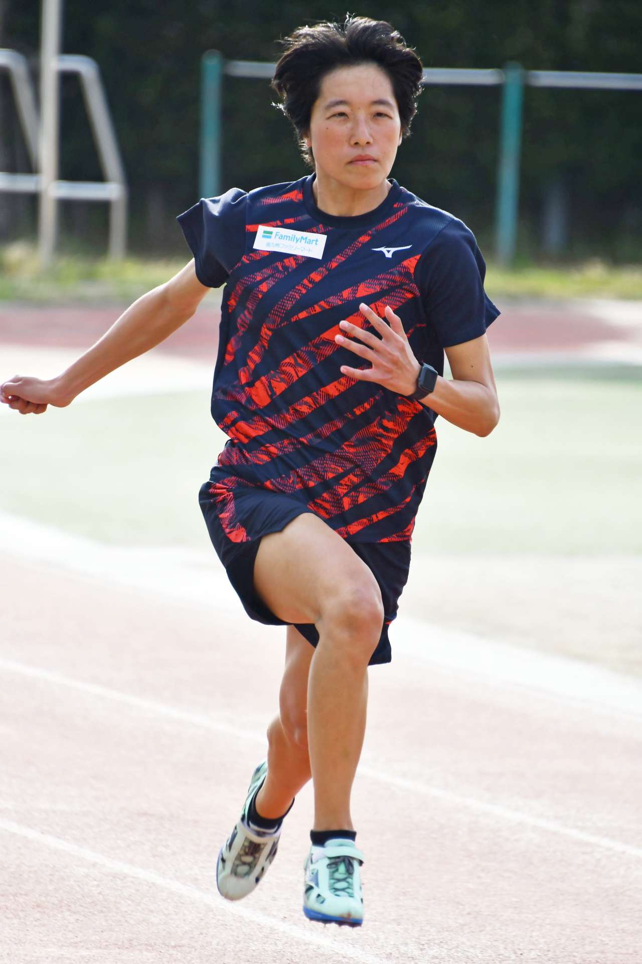 アジア選手権に向けて練習に励む鶴田玲美（南九州ファミリーマート）＝鹿児島南高