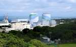 九州電力川内原子力発電所の１号機（左）と２号機＝薩摩川内市