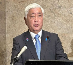 質問に答える中谷元・防衛相＝２０日、東京・国会議事堂