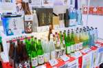 「夏のうまいもの大会」で並ぶ日本酒