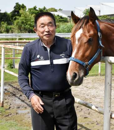 競馬功績者表彰を受けた柏木務さん