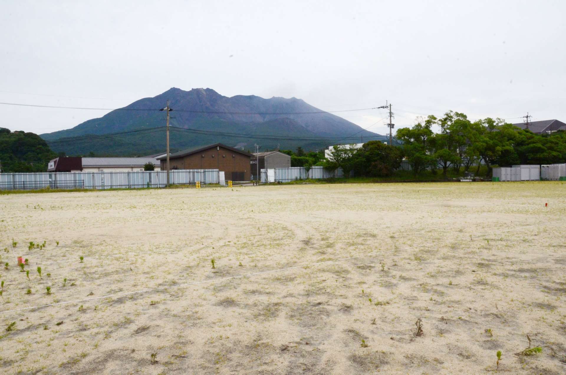 ２０２７年２月完成予定の桜島学校建設地＝２６日、鹿児島市桜島横山町