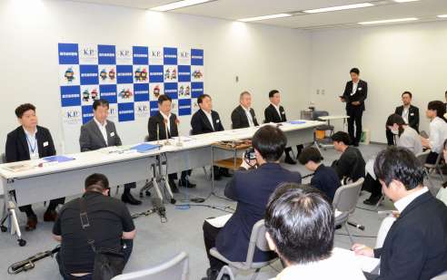〈関連〉不祥事再発防止対策の取り組み状況を説明する鹿児島県警の定例会見＝２８日、県警本部