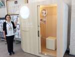 えびの市役所庁舎２階ロビーに設置されたベビーケアルーム＝えびの市栗下