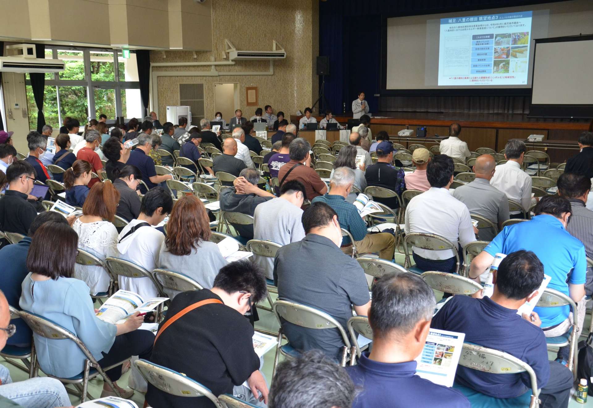 八重山周辺での風力発電計画に関する住民説明会＝７日、鹿児島市の郡山公民館