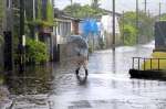 〈関連〉大雨で冠水した道路＝９日午後、指宿市十町