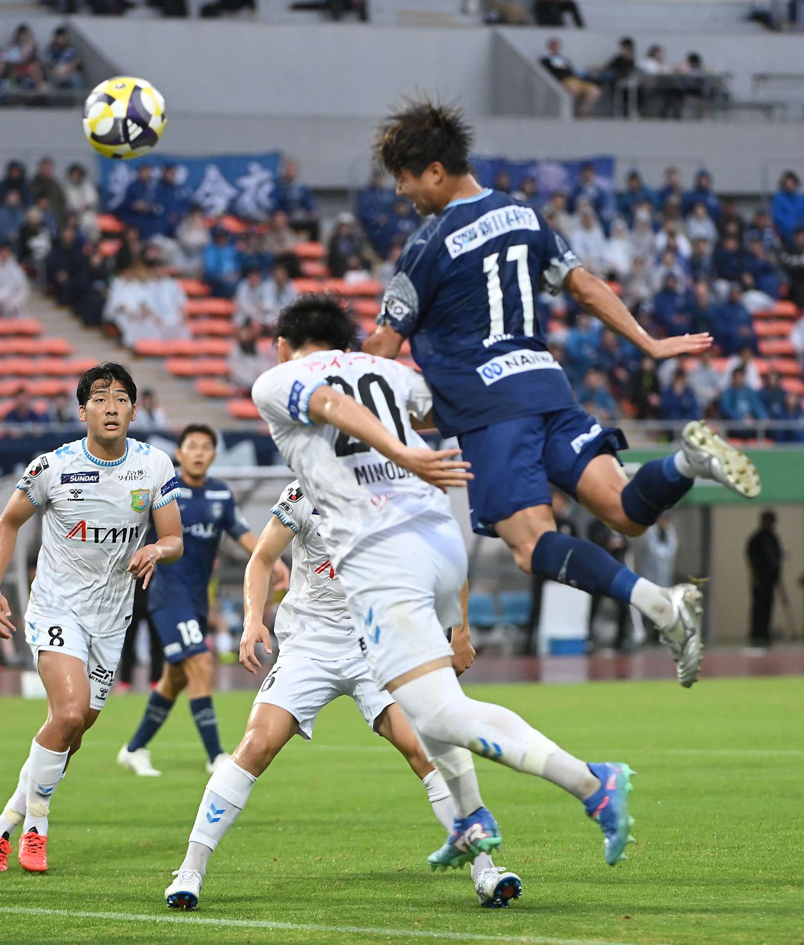 前半１９分、鹿児島Ｕの福田が先制ゴールを決める＝白波スタジアム