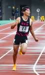 男子１００メートルを大会新で制した安田夢雄生（明桜館）＝えがお健康スタジアム
