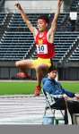 男子走り幅跳びで優勝した木浦覇琥（鹿南）＝えがお健康スタジアム