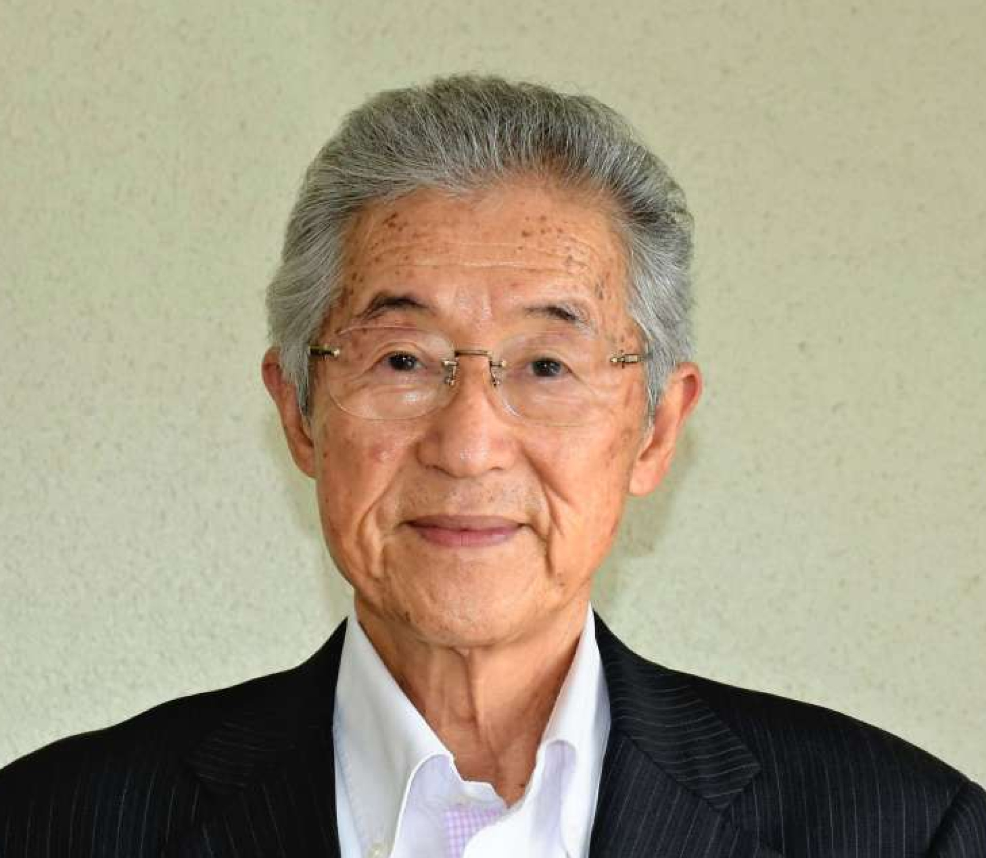 東靖弘氏